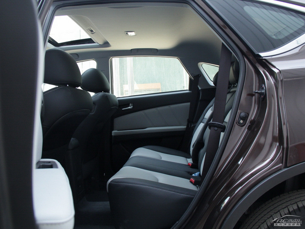 ǹ̴{ǽ݃(yu)6 SUV{˿ggDƬ