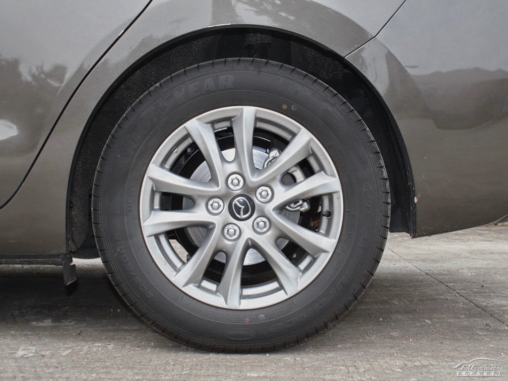 琉璃棕馬自達(dá)3 昂克賽拉車(chē)身外觀(guān)圖片