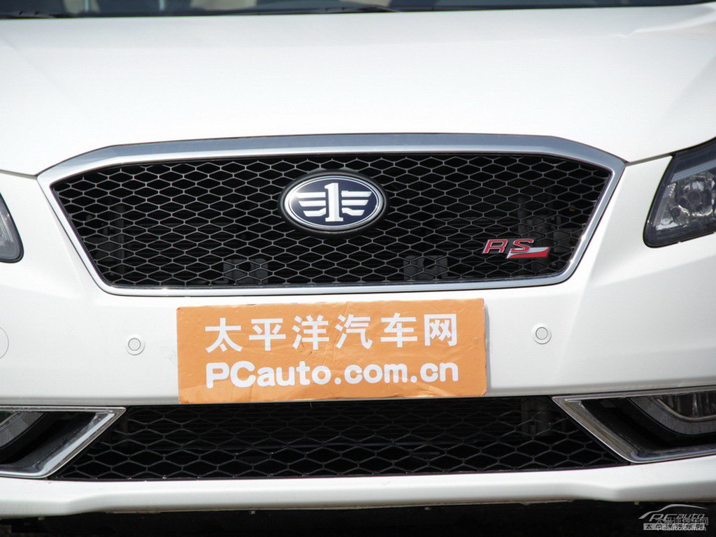 北極白奔騰B70車頭外觀圖片