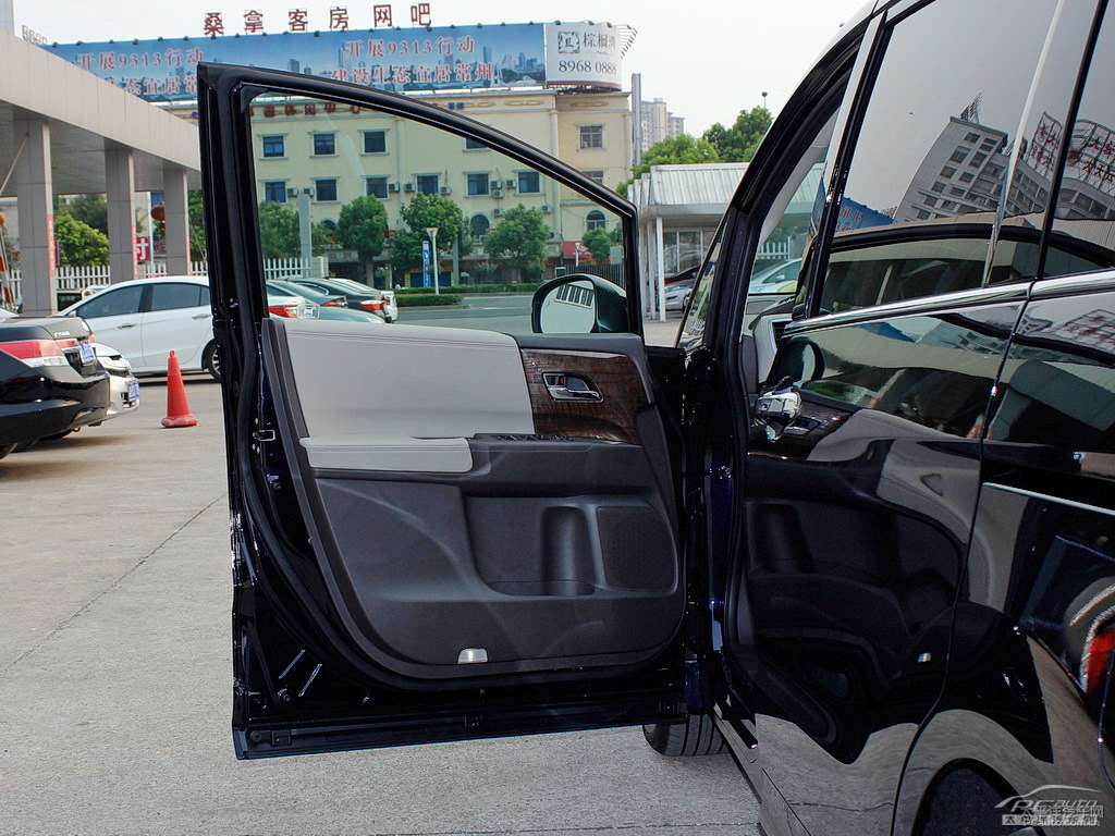 星空藍(lán)奧德賽車廂內(nèi)飾圖片