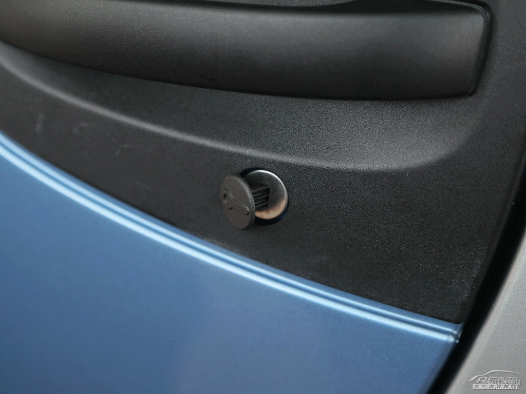 {(ln)ɫsmart fortwo܇^DƬ
