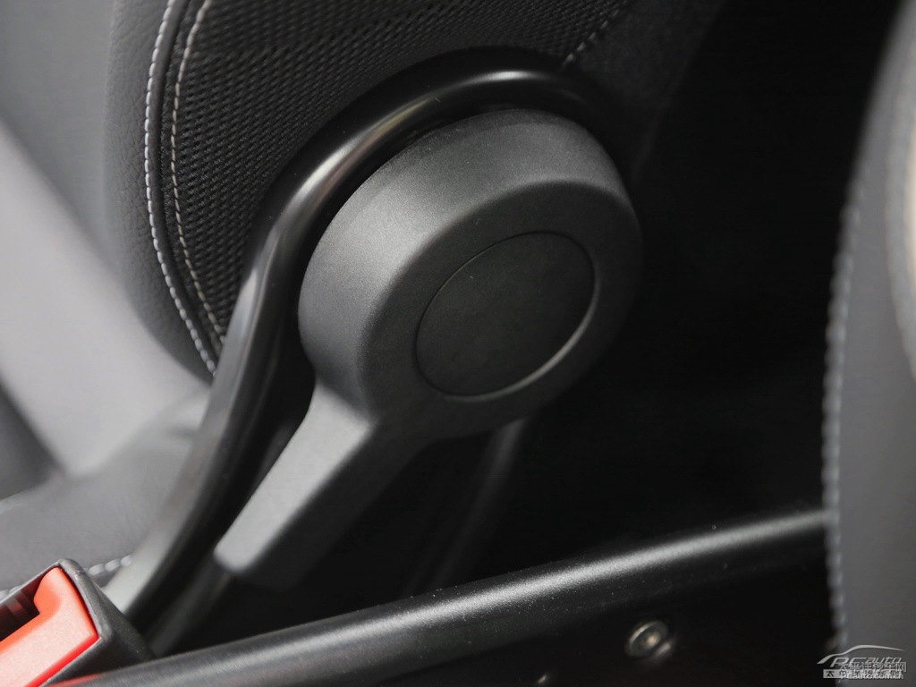 {ɫsmart fortwo΃(ni)DƬ