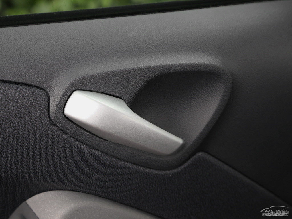{ɫsmart fortwo܇(ni)DƬ