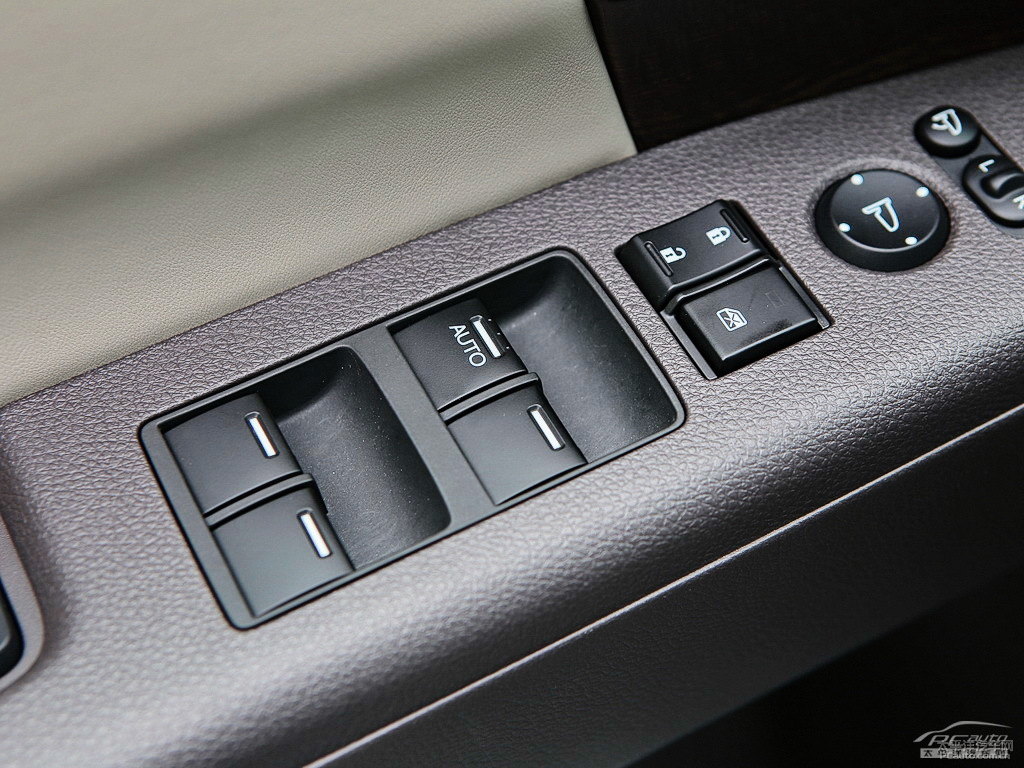 珍珠白奧德賽車廂內飾圖片