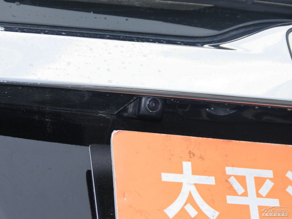 奧夫特黑飛度車尾外觀圖片