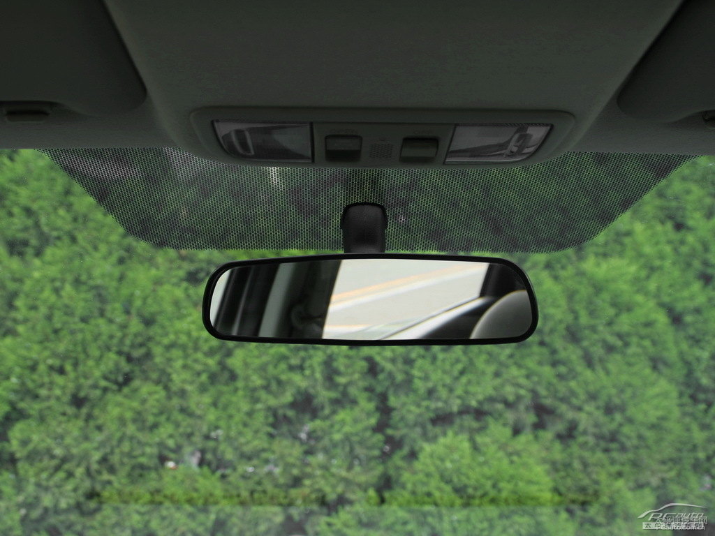 奧夫特黑飛度車(chē)廂內(nèi)飾圖片