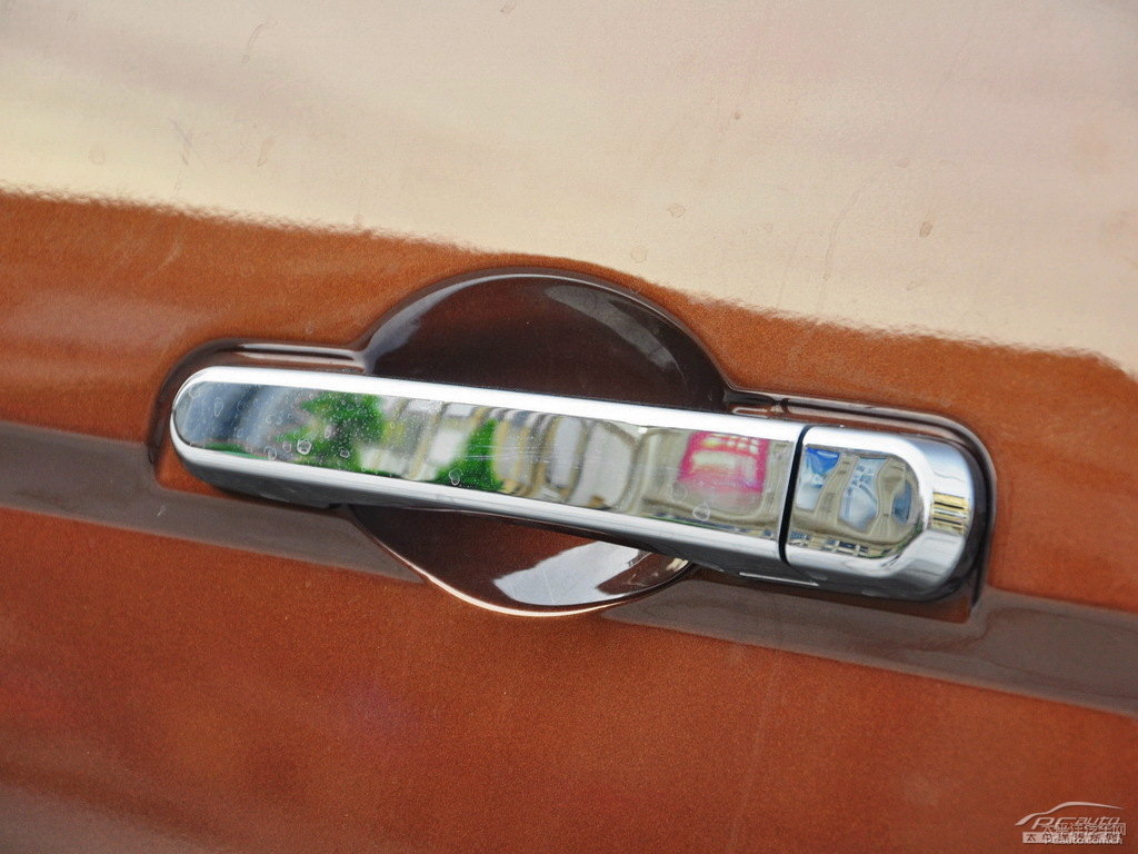 大地棕五菱宏光S車(chē)身外觀圖片