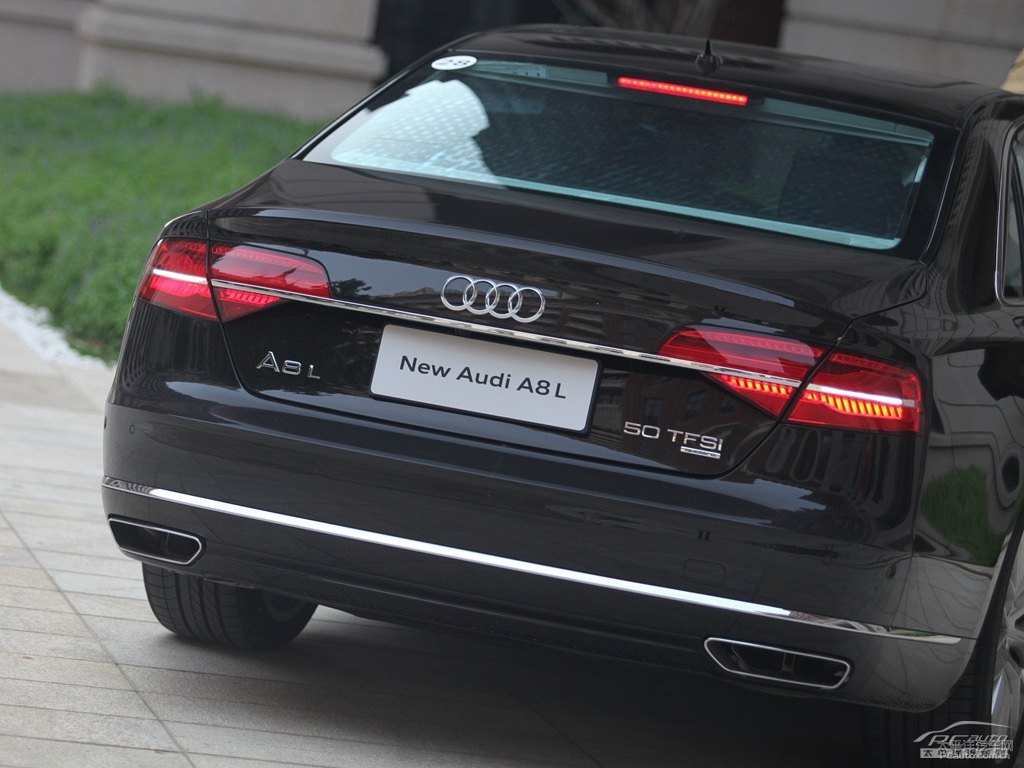 奧迪A8L車尾外觀圖片