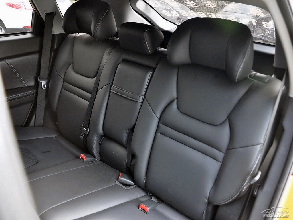 {ǽ݃(yu)6 SUV΃(ni)DƬ