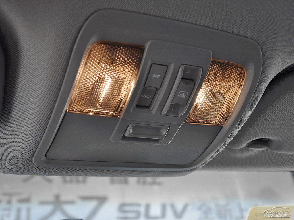 {ǽ݃(yu)6 SUV܇(ni)DƬ