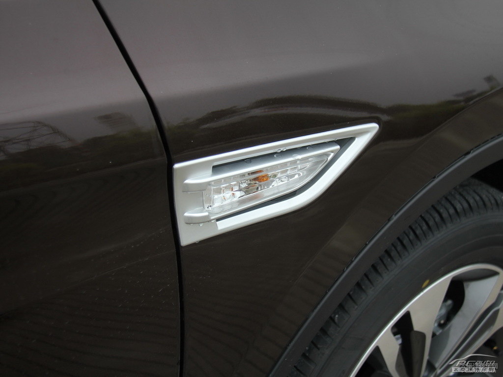 ǹ̴{ǽ݃(yu)6 SUV܇^DƬ