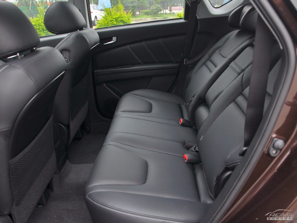 ǹ̴{ǽ݃(yu)6 SUV΃(ni)DƬ