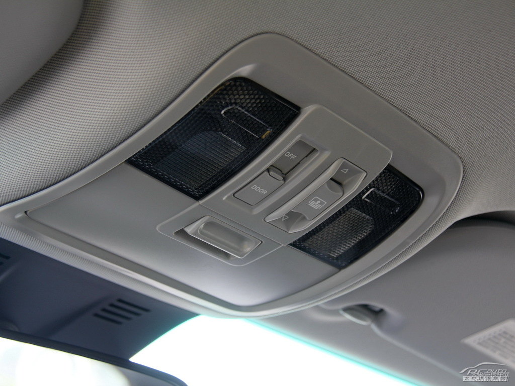 ǹ̴{ǽ݃(yu)6 SUV܇(ni)DƬ