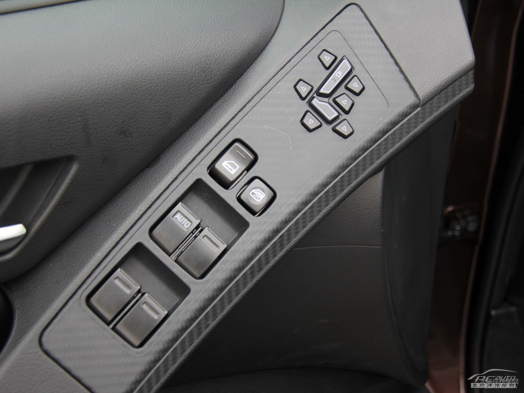 ǹ̴{ǽ݃(yu)6 SUV܇(ni)DƬ