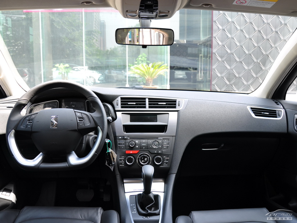 DS 5LS內(nèi)飾高清大圖