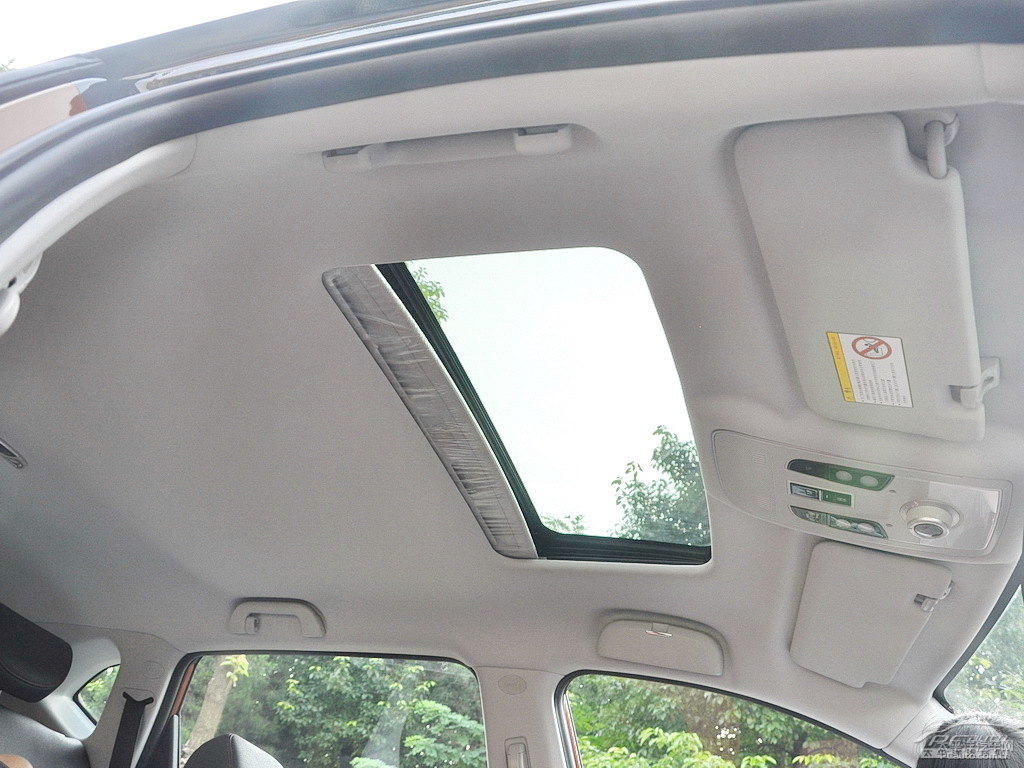 中國紅哈弗H2車廂內(nèi)飾圖片