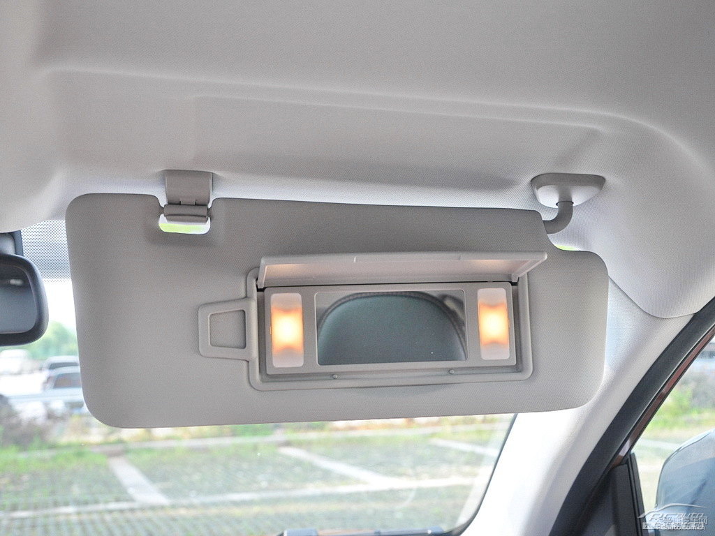 中國紅哈弗H2車廂內(nèi)飾圖片