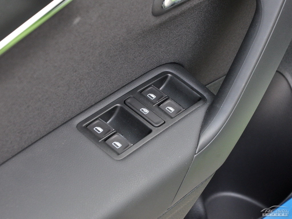 流光綠大眾Polo車廂內(nèi)飾圖片