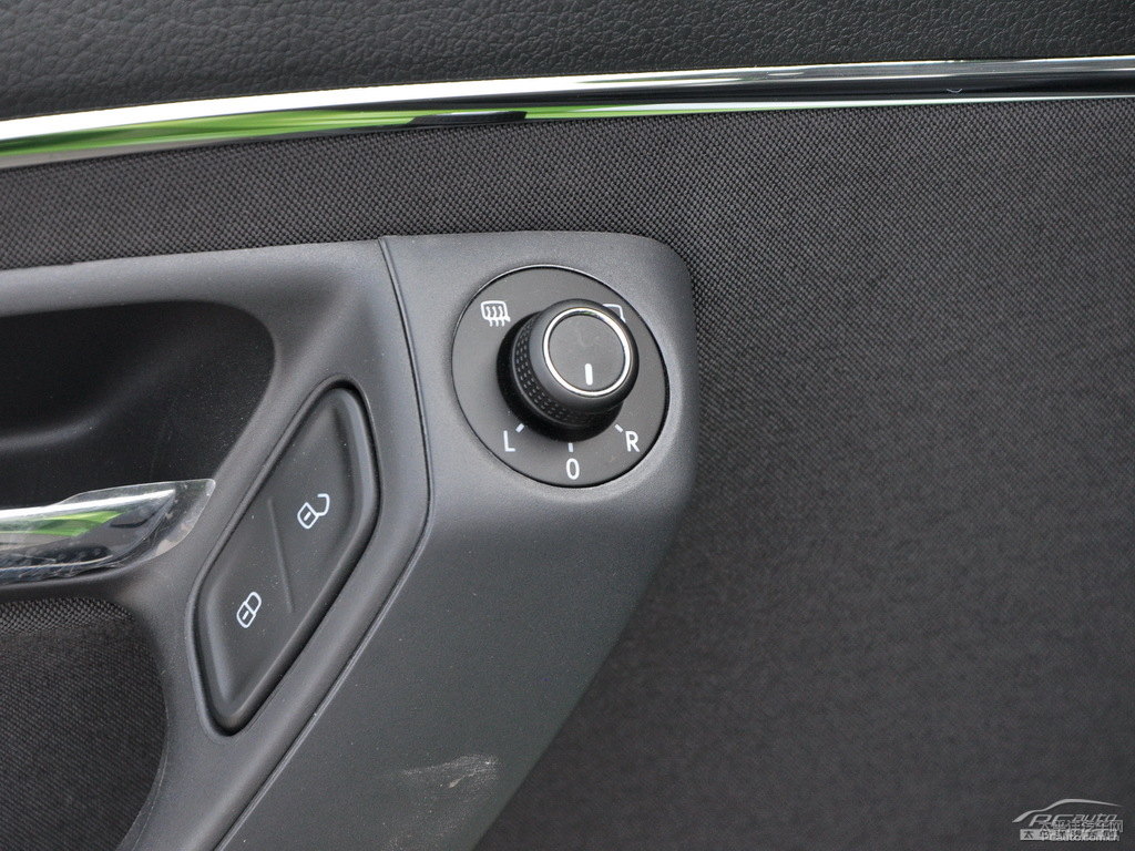 流光綠大眾Polo車廂內(nèi)飾圖片