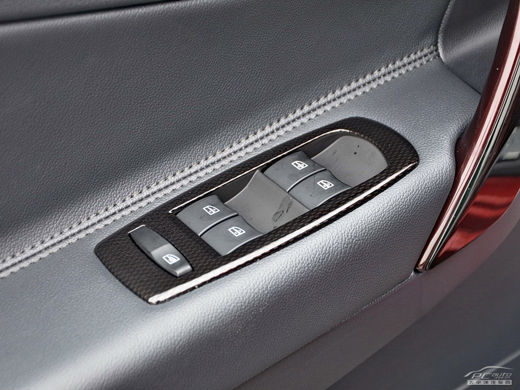 科雷傲(進口)內(nèi)飾高清大圖