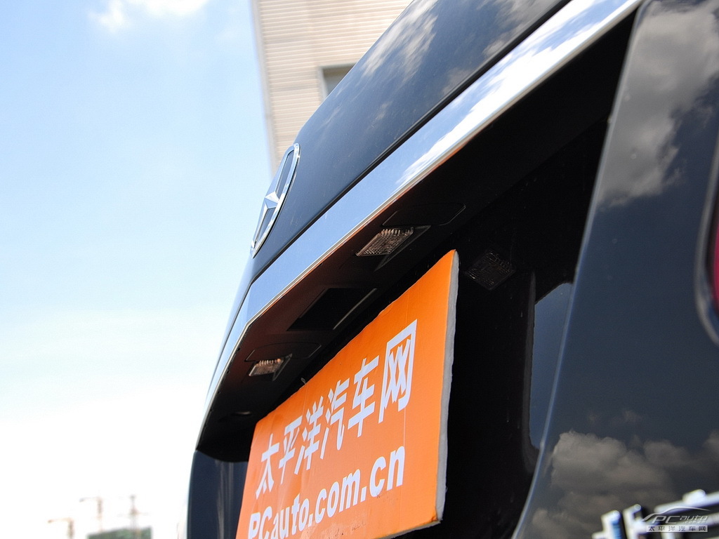 奔馳E級外觀高清大圖