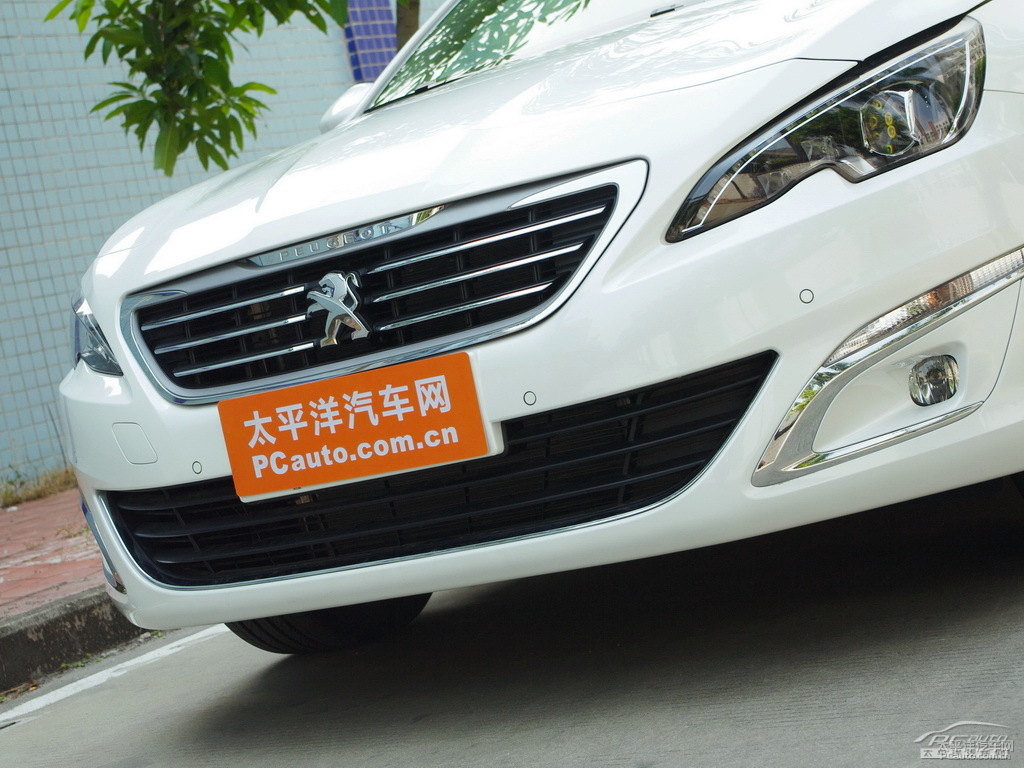 珠光白標(biāo)致408車頭外觀圖片