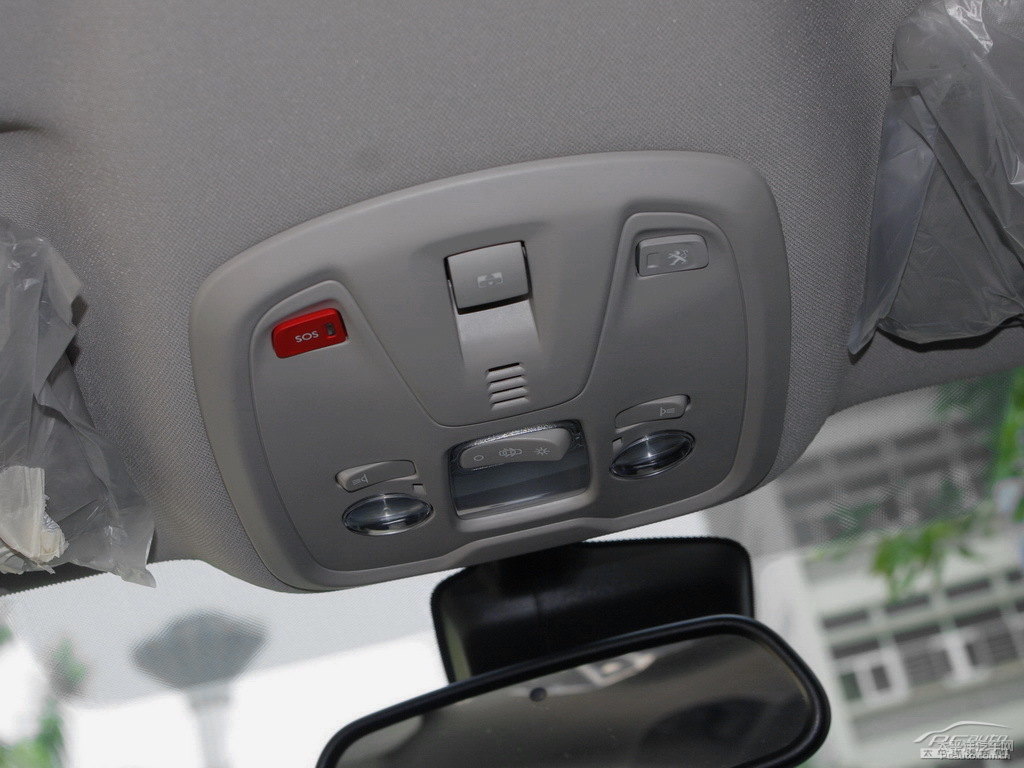 珠光白標(biāo)致408車廂內(nèi)飾圖片