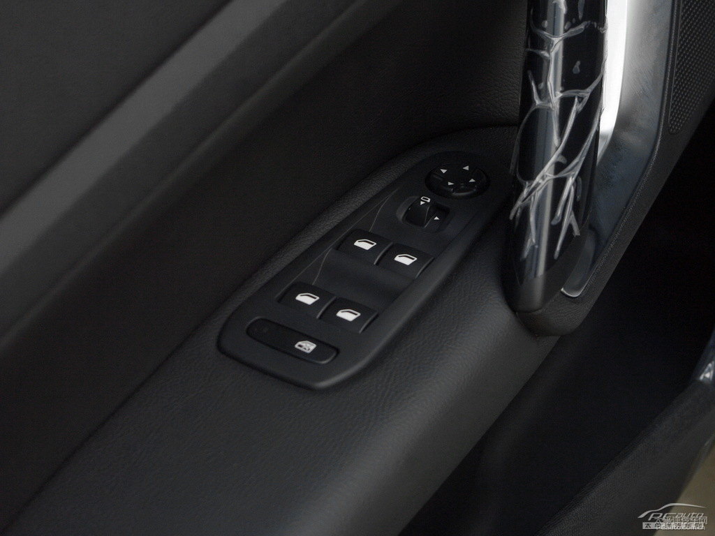 珠光白標(biāo)致408車廂內(nèi)飾圖片