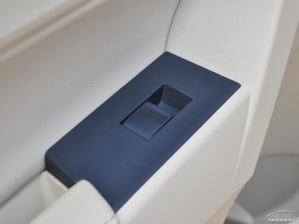 卡羅拉車廂內(nèi)飾圖片