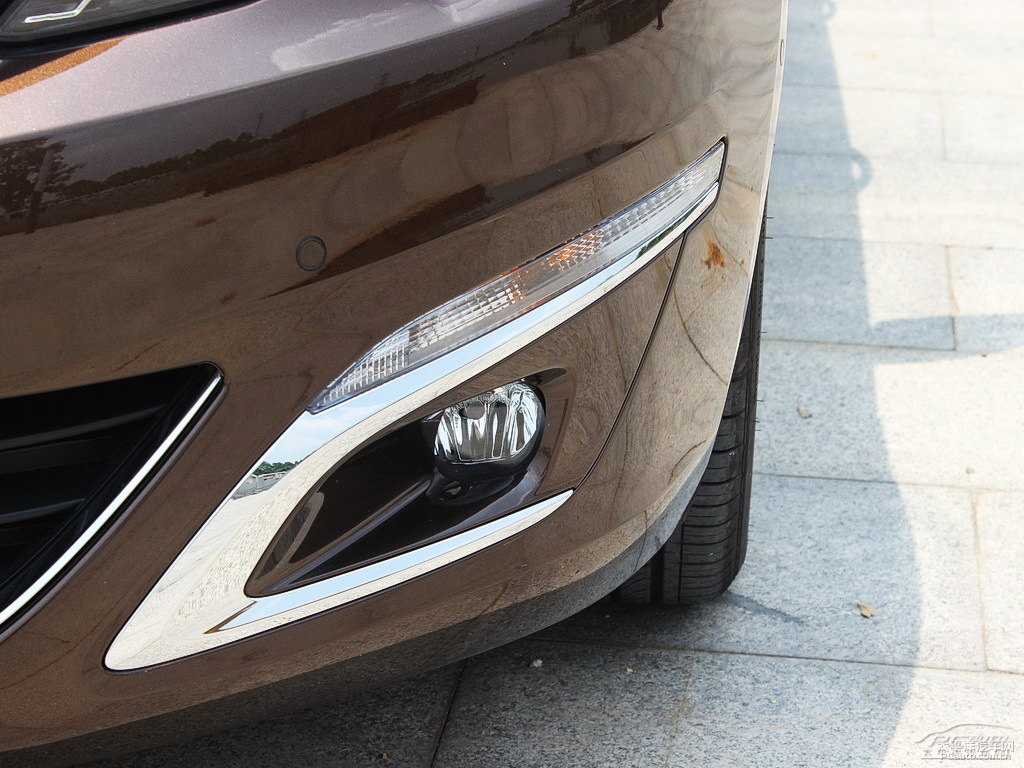 松木棕標(biāo)致408車頭外觀圖片