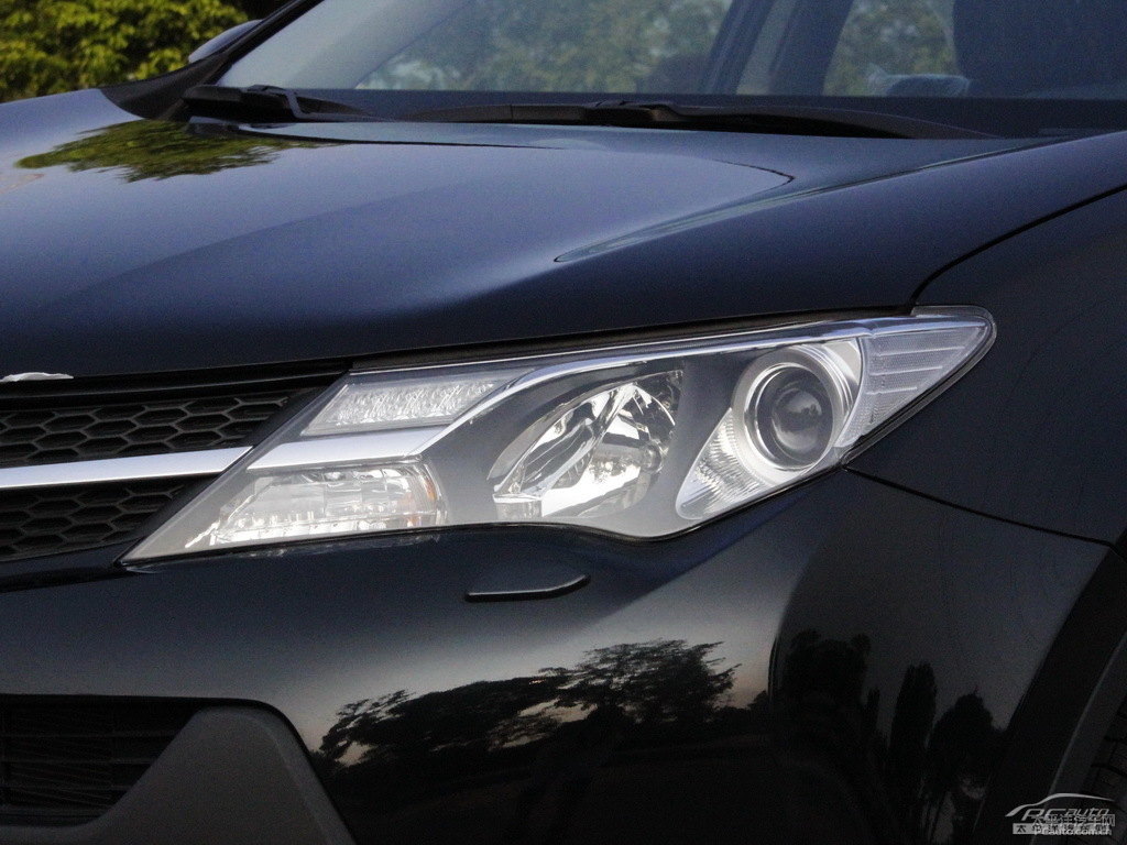 黑云母色RAV4榮放車頭外觀圖片