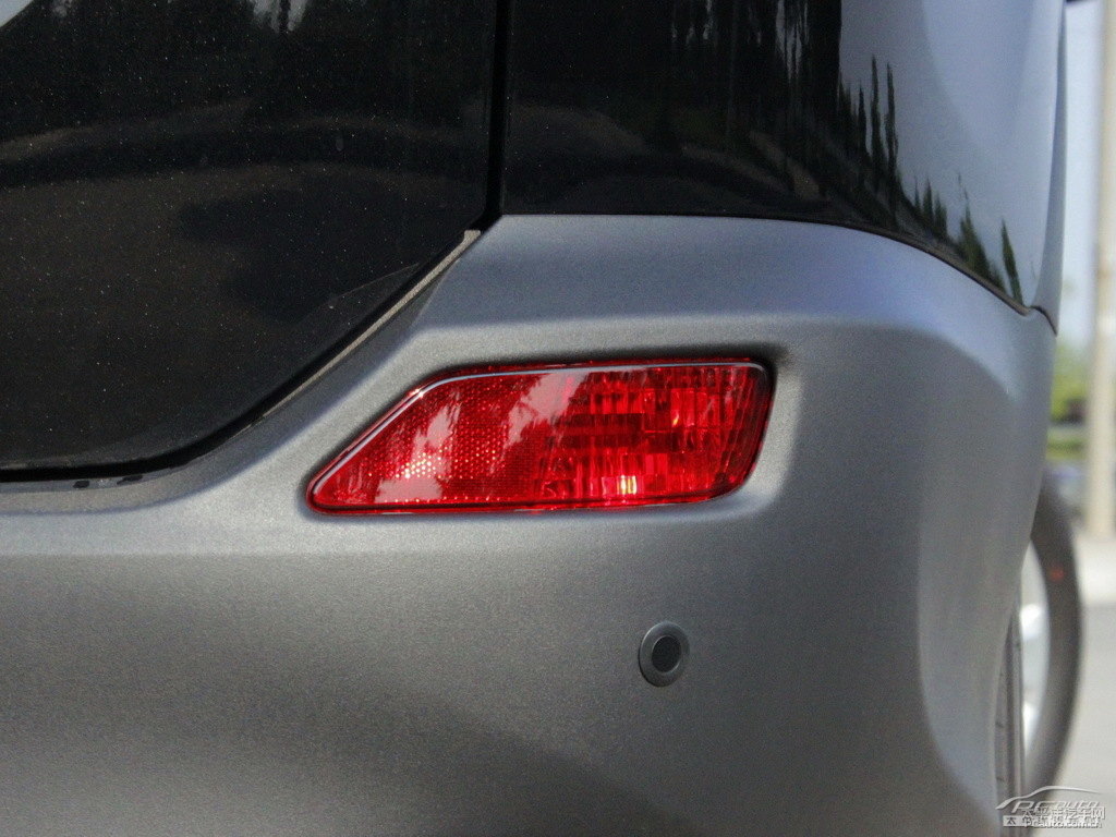 ĸɫRAV4s܇β^DƬ