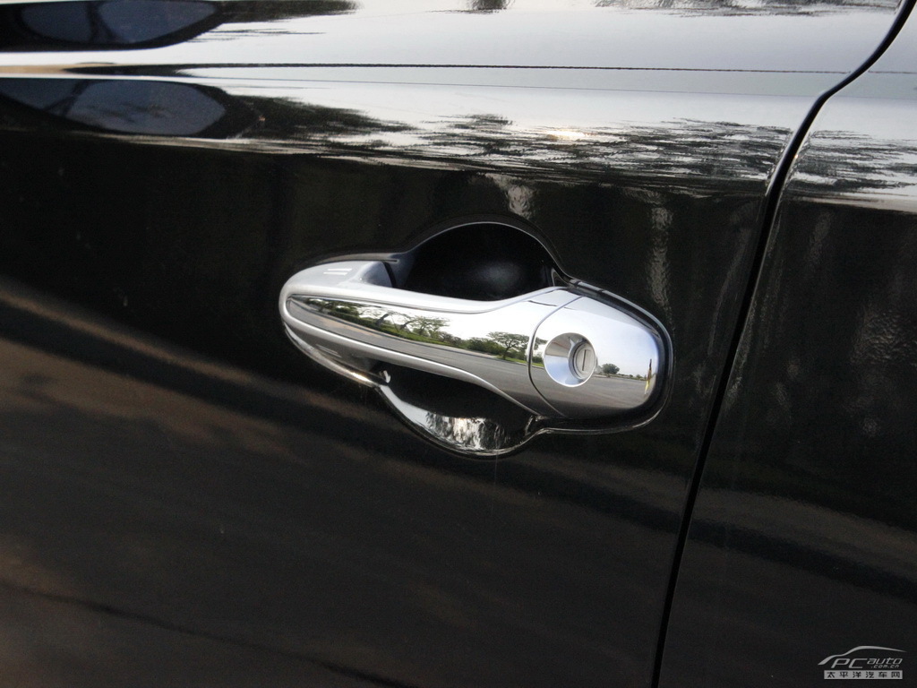 RAV4榮放外觀高清大圖