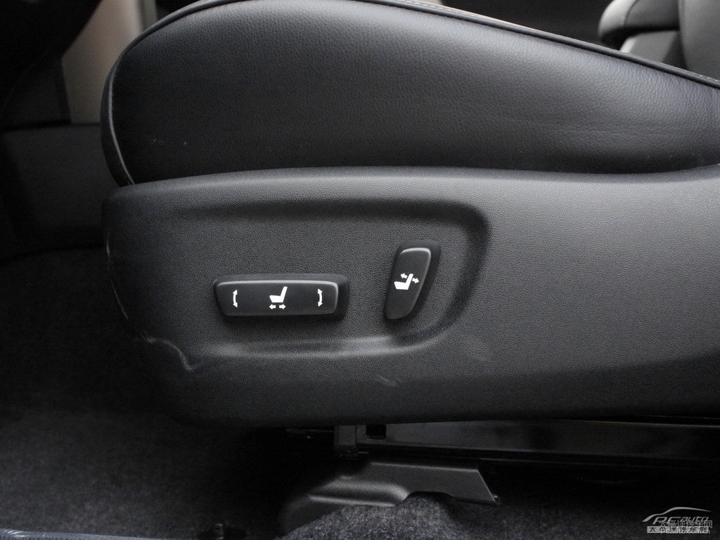 黑云母色RAV4榮放座椅內(nèi)飾圖片