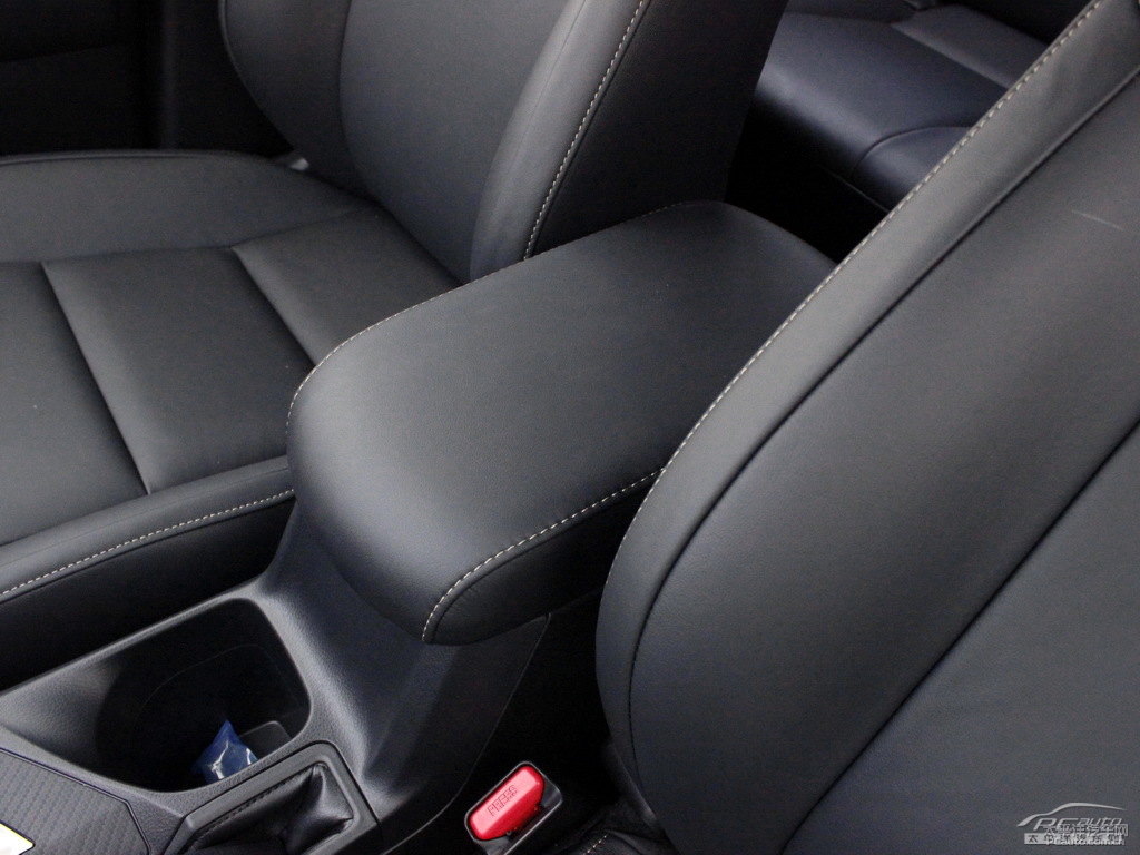 黑云母色RAV4榮放座椅內(nèi)飾圖片