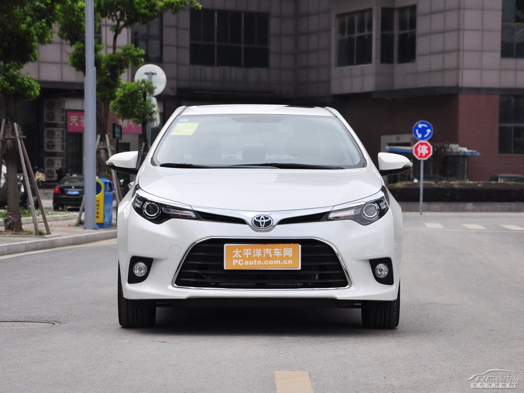 珍珠白雷凌整車外觀外觀圖片