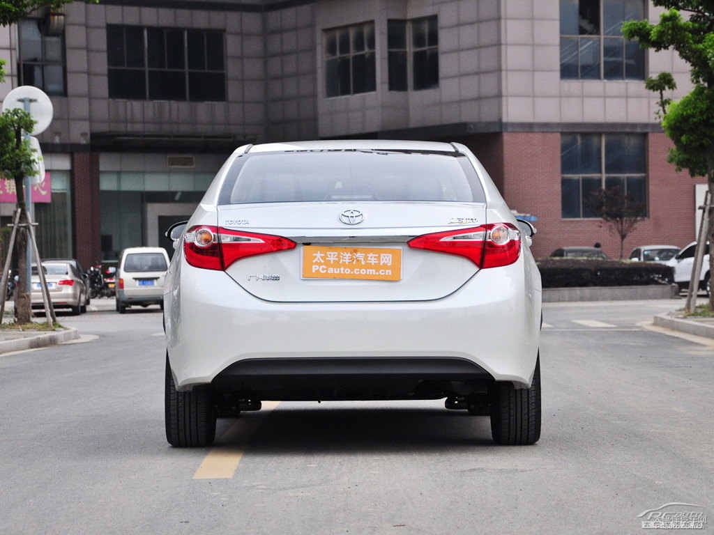 珍珠白雷凌整車外觀外觀圖片
