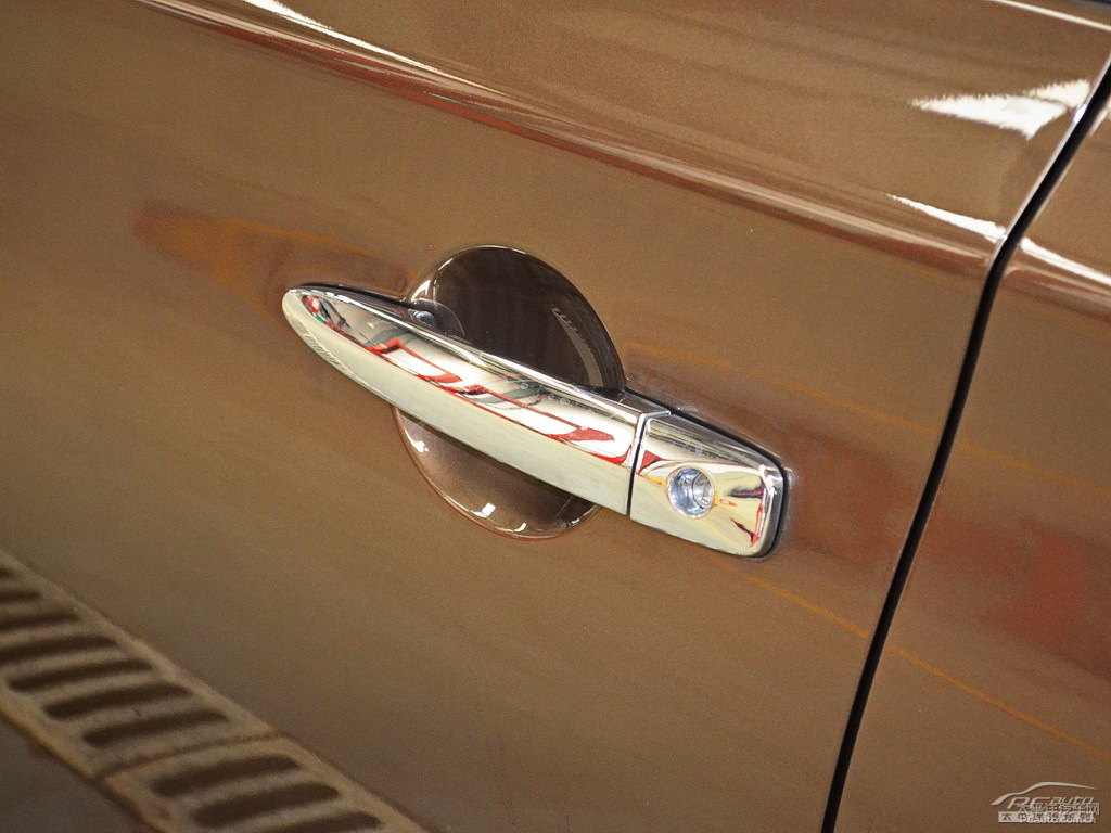鈦古金軒逸車身外觀圖片