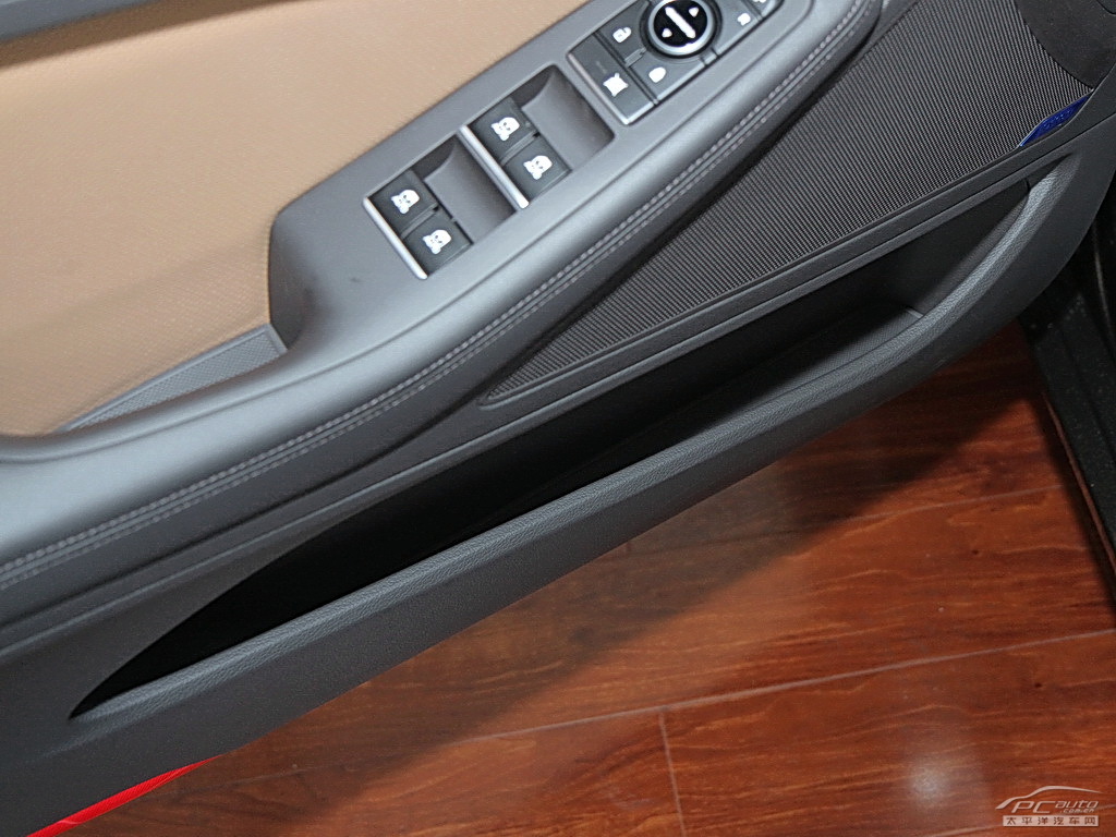 捷尼賽思G80空間高清大圖