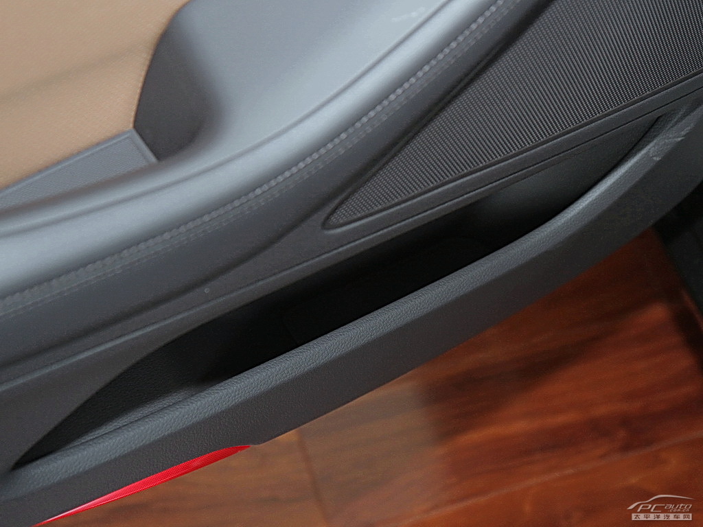 捷尼賽思G80空間高清大圖