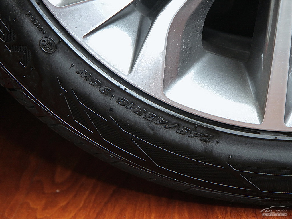 捷尼賽思G80細節(jié)高清大圖