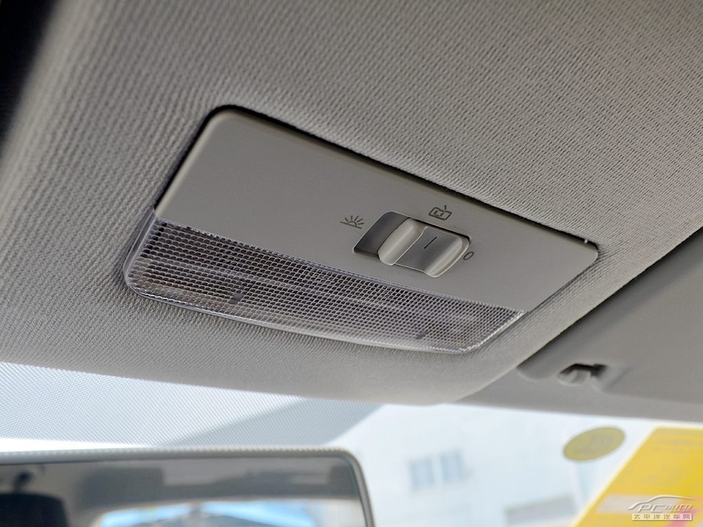 昕動內飾高清大圖