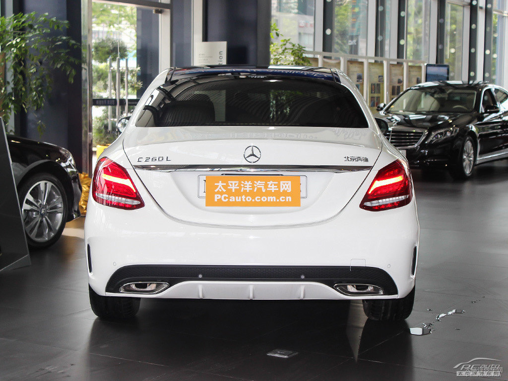北極白奔馳C級(jí)整車外觀外觀圖片