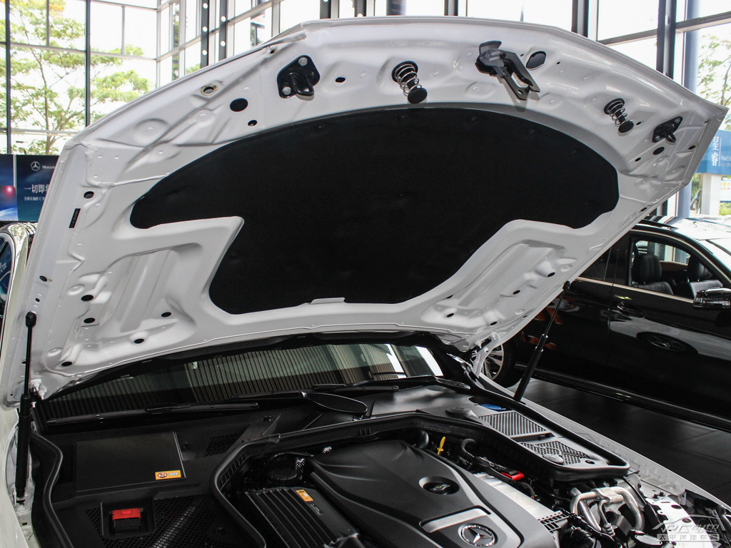 奔馳C級(jí)細(xì)節(jié)高清大圖