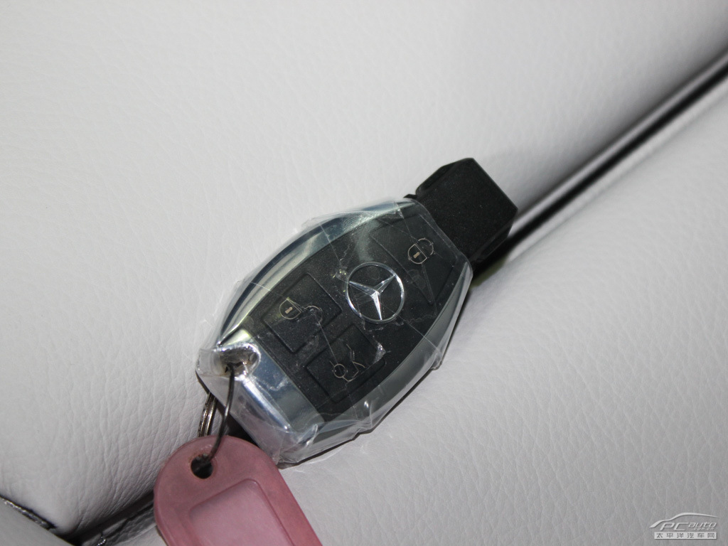 奔馳C級(jí)細(xì)節(jié)高清大圖