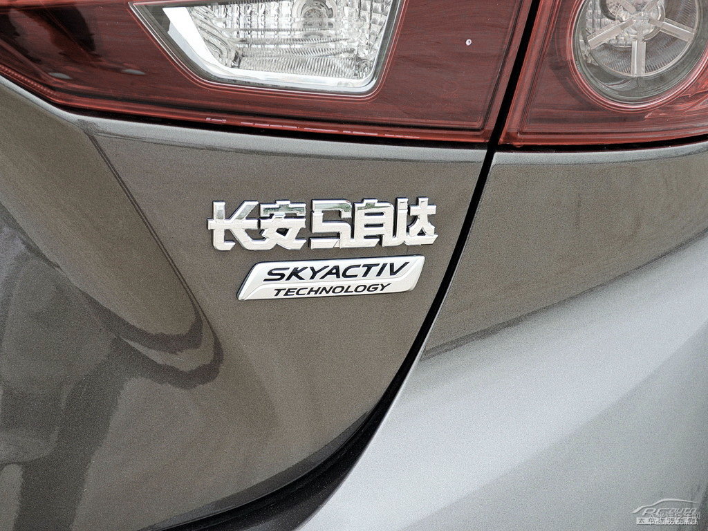 格調(diào)灰馬自達3 昂克賽拉車尾外觀圖片