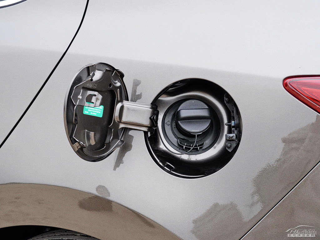 格調(diào)灰馬自達(dá)3 昂克賽拉車身外觀圖片