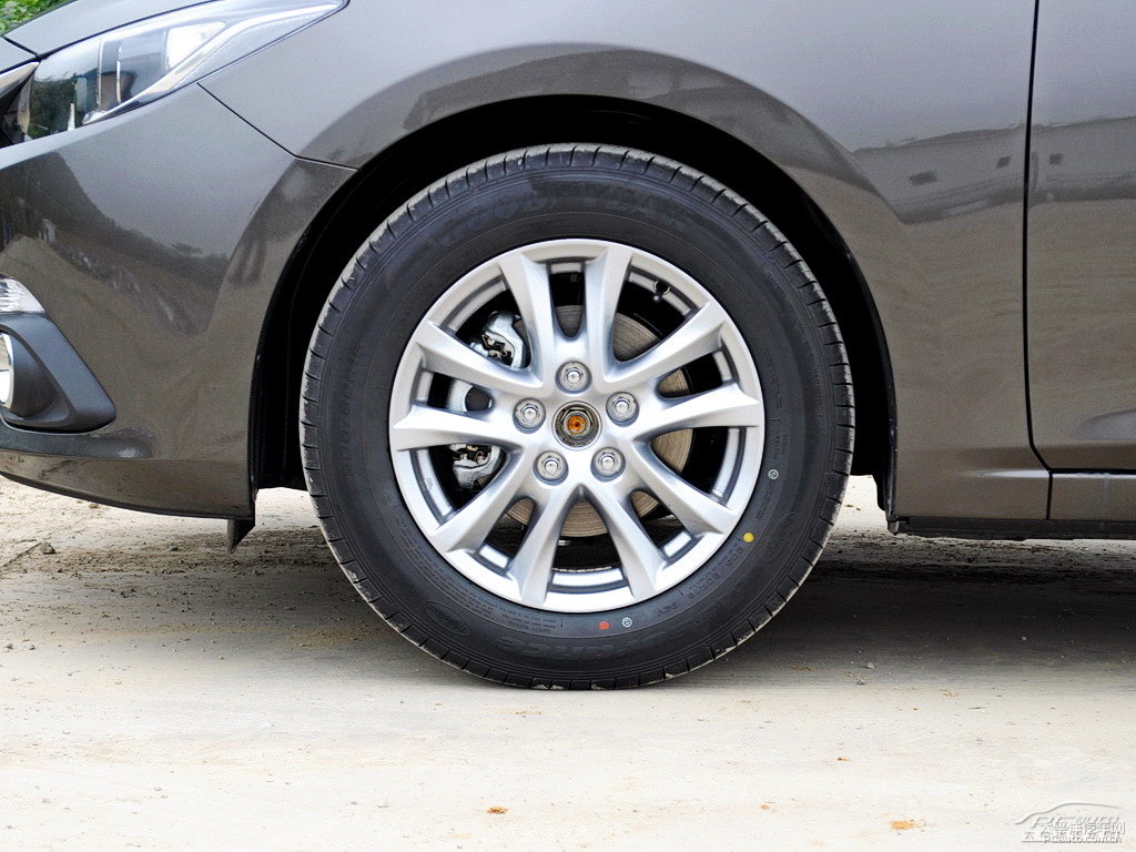 格調(diào)灰馬自達(dá)3 昂克賽拉車身外觀圖片