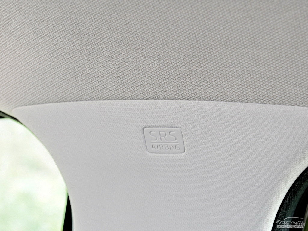 格調(diào)灰馬自達3 昂克賽拉車廂內(nèi)飾圖片