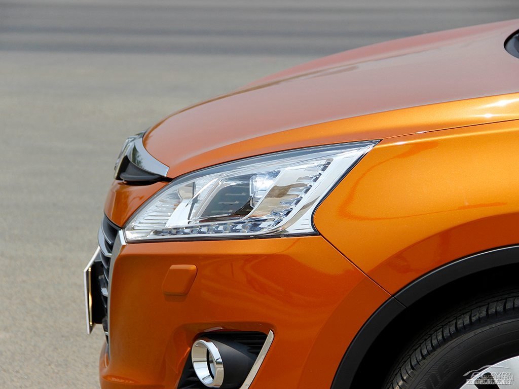 {ǽ݃(yu)6 SUV܇^^DƬ